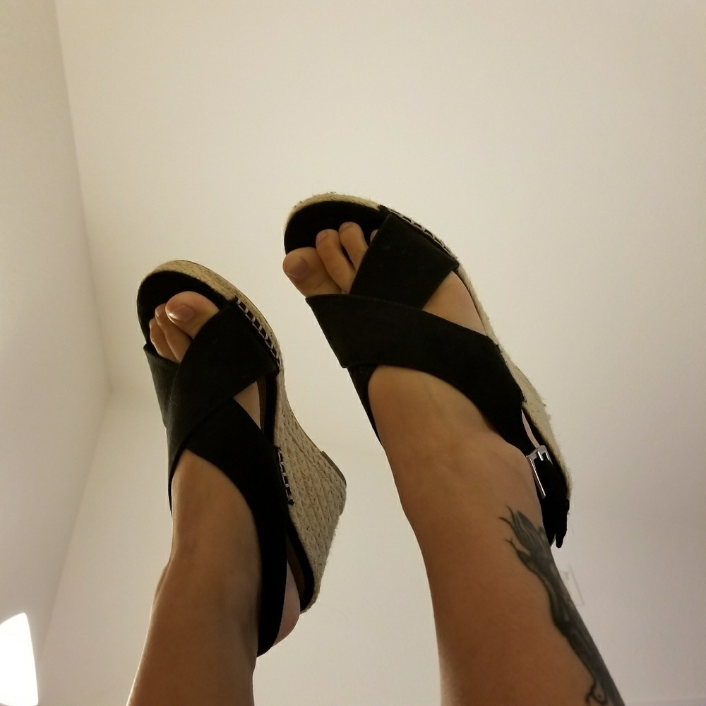 cross strap wedges